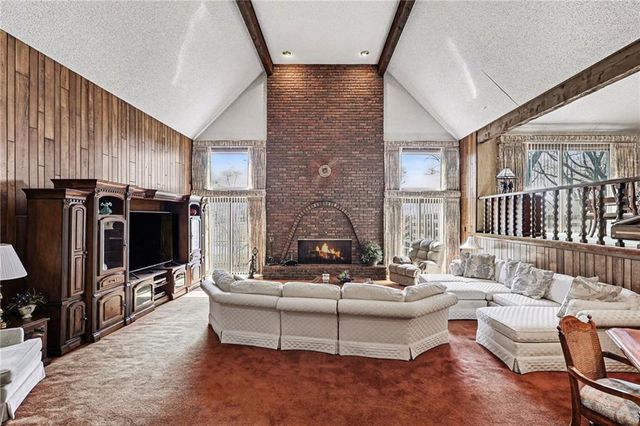 8017 W 102nd Terrace, Overland Park, KS 66212