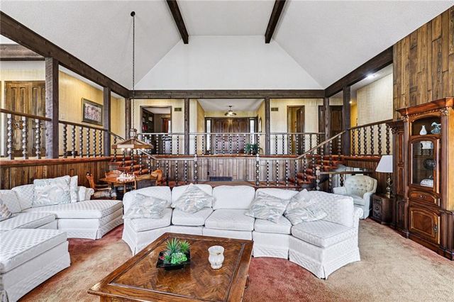8017 W 102nd Terrace, Overland Park, KS 66212