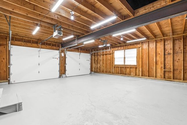 92 Ursula St, Lowell, MA 01854