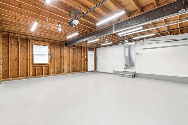 92 Ursula St, Lowell, MA 01854