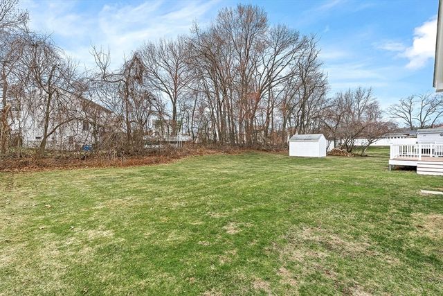 92 Ursula St, Lowell, MA 01854