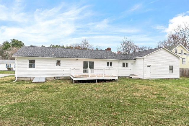 92 Ursula St, Lowell, MA 01854