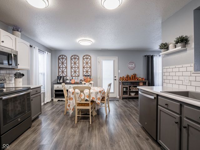 5720 Apple Branch Court, Indianapolis, IN 46237