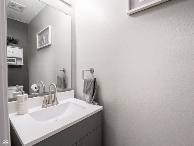 5720 Apple Branch Court, Indianapolis, IN 46237