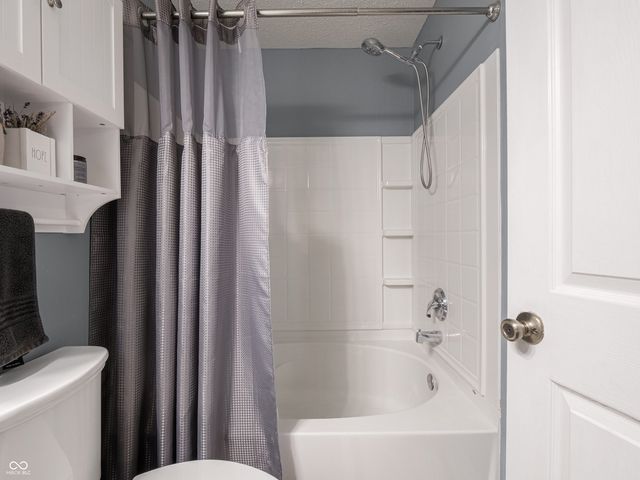 5720 Apple Branch Court, Indianapolis, IN 46237