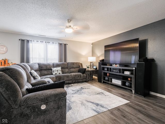 5720 Apple Branch Court, Indianapolis, IN 46237