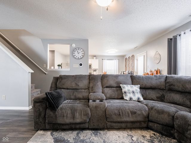 5720 Apple Branch Court, Indianapolis, IN 46237