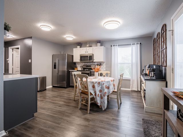 5720 Apple Branch Court, Indianapolis, IN 46237