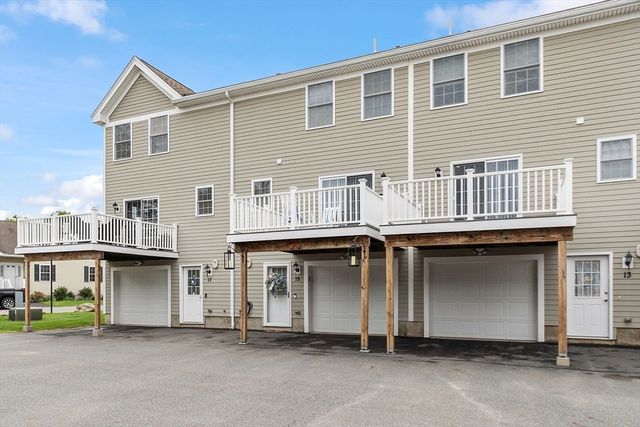 15 Coates Lane 15, Haverhill, MA 01835