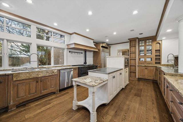 3020 San Felipe Street, Houston, TX 77019