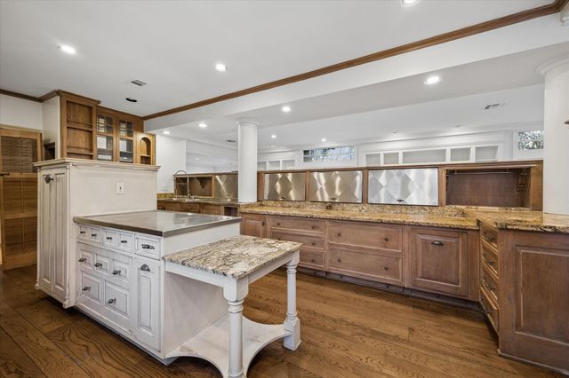 3020 San Felipe Street, Houston, TX 77019