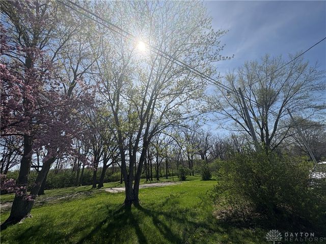10406 Primrose, New Paris, OH 45347