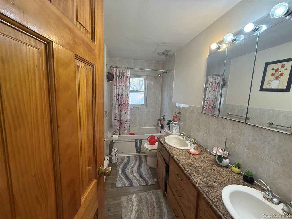 249-02 Weller Avenue, Rosedale, NY 11422 — photo 4