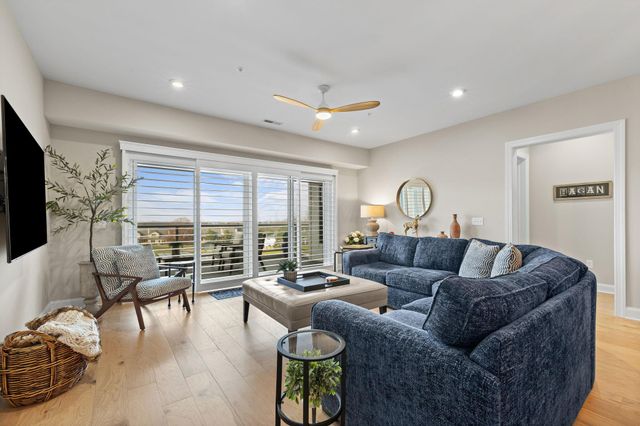 5211 Highpointe Lakes Drive, 7402, Westerville, OH 43081