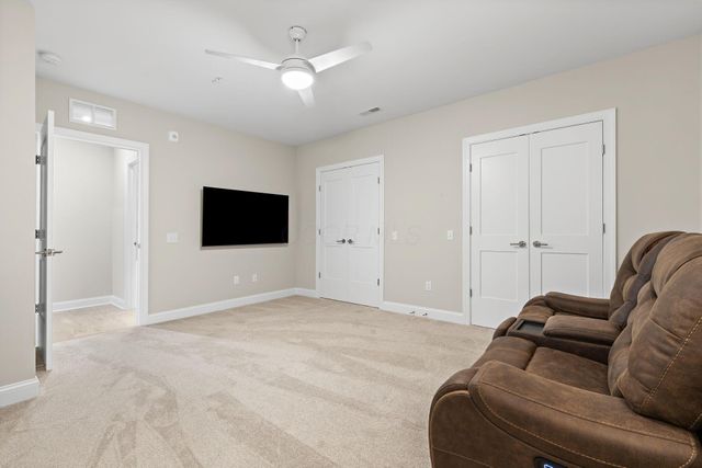 5211 Highpointe Lakes Drive, 7402, Westerville, OH 43081