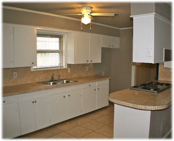 5447 Singing Hills Drive, Dallas, TX 75241