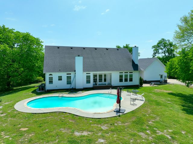 1650 Ricketts Mill Rd, Mount Pleasant, TN 38474