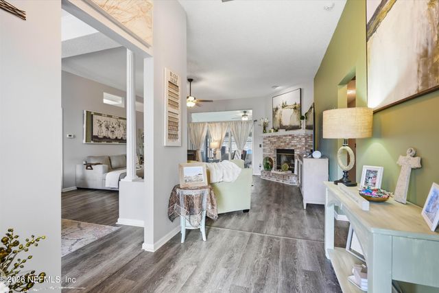 8961 COUNTRY BEND Circle S, Jacksonville, FL 32244
