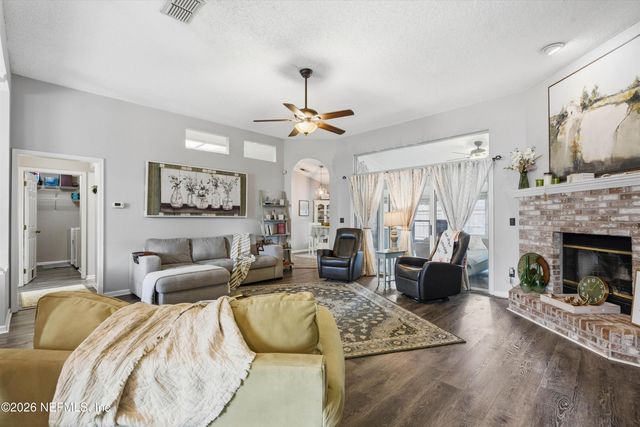 8961 COUNTRY BEND Circle S, Jacksonville, FL 32244