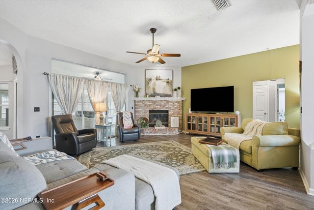 8961 COUNTRY BEND Circle S, Jacksonville, FL 32244