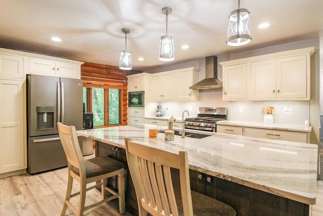 N3301 Asje Road, Cambridge, WI 53523