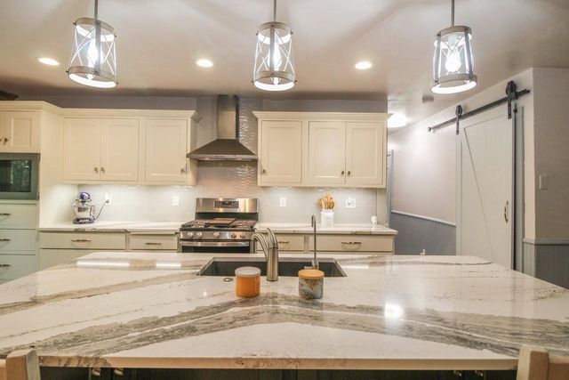 N3301 Asje Road, Cambridge, WI 53523
