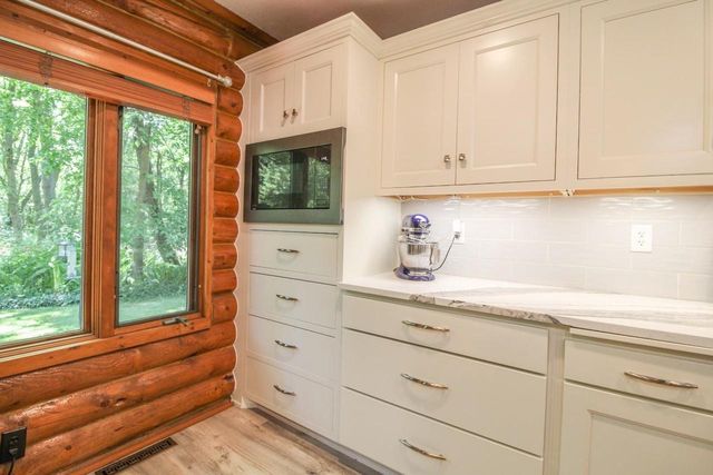 N3301 Asje Road, Cambridge, WI 53523