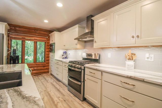 N3301 Asje Road, Cambridge, WI 53523