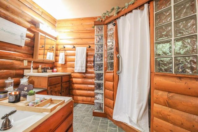 N3301 Asje Road, Cambridge, WI 53523