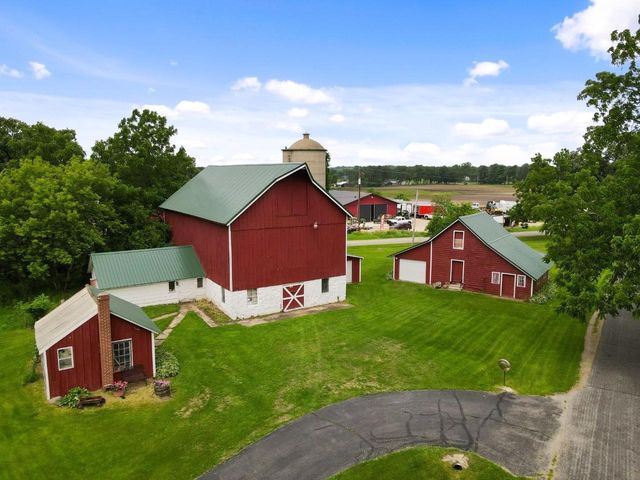 N3301 Asje Road, Cambridge, WI 53523