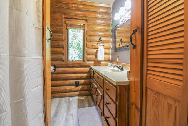 N3301 Asje Road, Cambridge, WI 53523