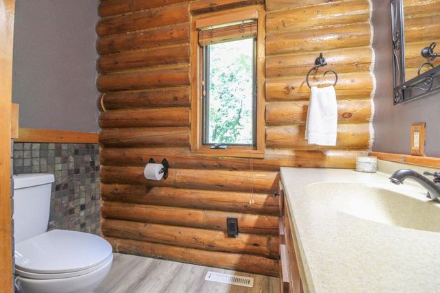 N3301 Asje Road, Cambridge, WI 53523