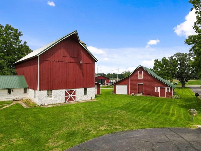 N3301 Asje Road, Cambridge, WI 53523