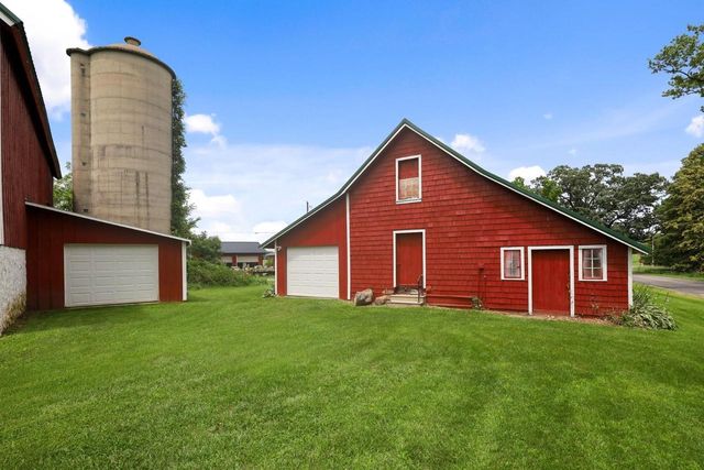 N3301 Asje Road, Cambridge, WI 53523