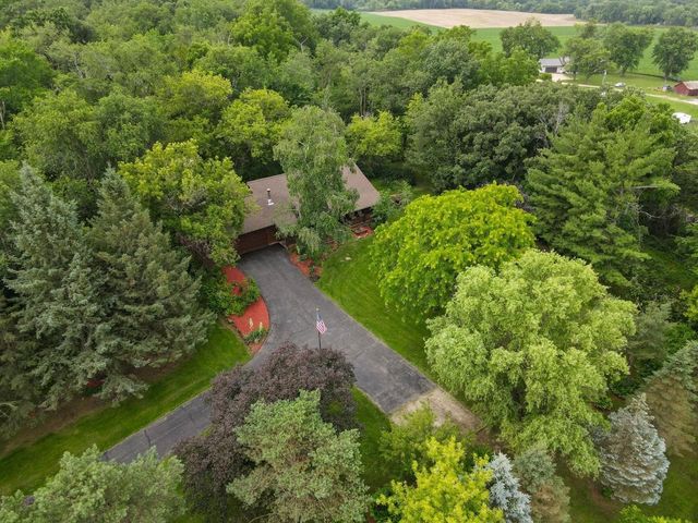 N3301 Asje Road, Cambridge, WI 53523