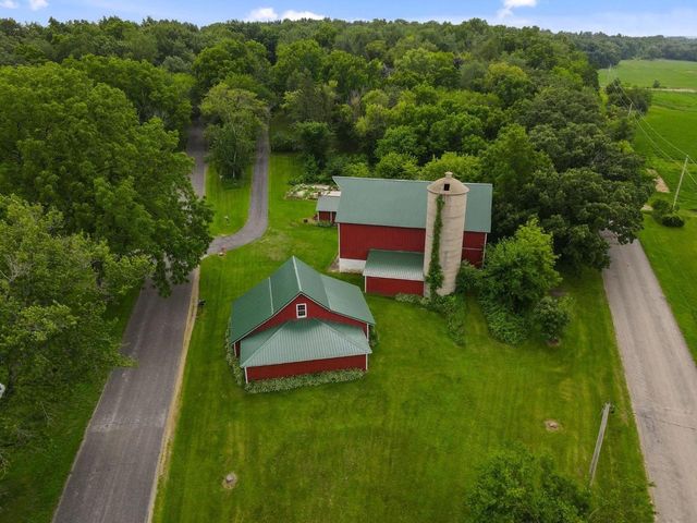 N3301 Asje Road, Cambridge, WI 53523