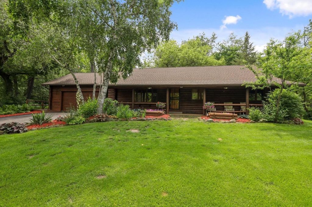 N3301 Asje Road, Cambridge, WI 53523