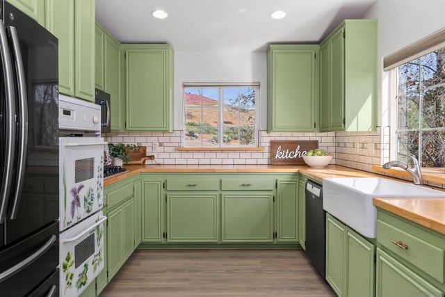 9118 Sesi Ln, Lakeside, CA 92040