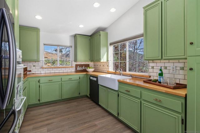 9118 Sesi Ln, Lakeside, CA 92040