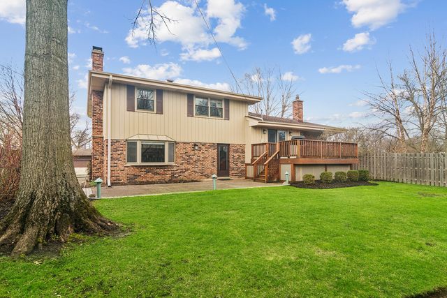 111 N Wilshire Lane, Arlington Heights, IL 60004