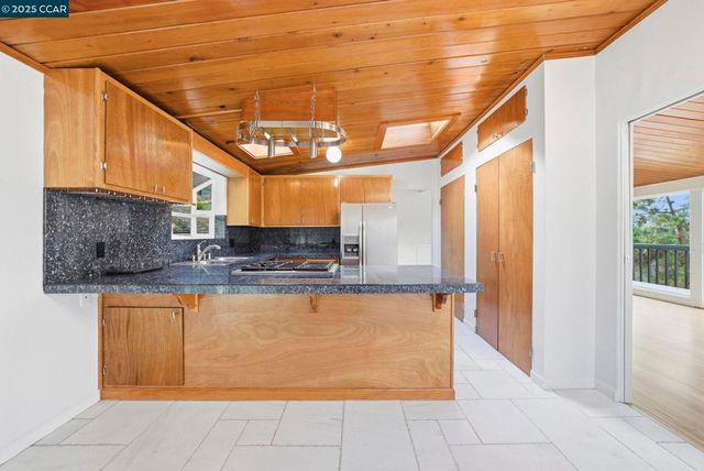 5584 Circle Dr, El Sobrante, CA 94803