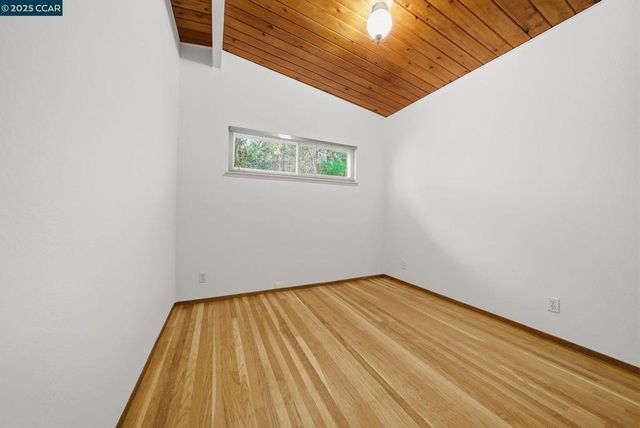 5584 Circle Dr, El Sobrante, CA 94803