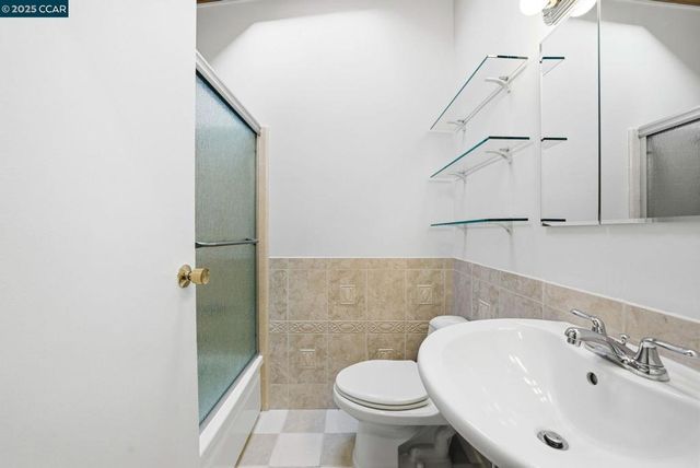 5584 Circle Dr, El Sobrante, CA 94803