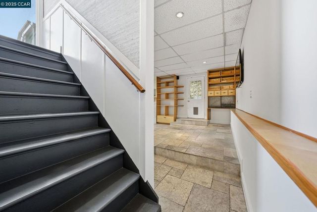 5584 Circle Dr, El Sobrante, CA 94803