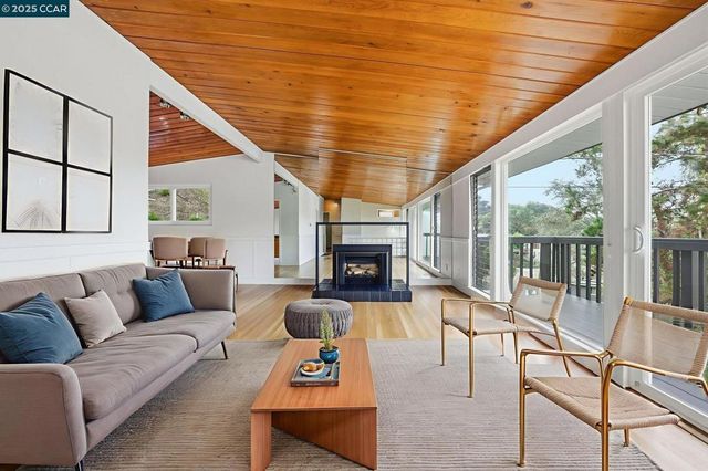 5584 Circle Dr, El Sobrante, CA 94803