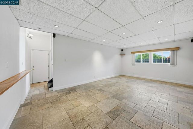 5584 Circle Dr, El Sobrante, CA 94803