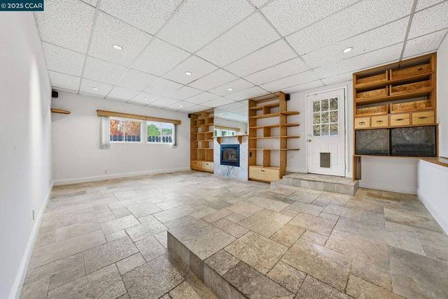 5584 Circle Dr, El Sobrante, CA 94803