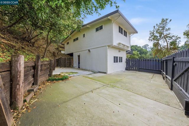 5584 Circle Dr, El Sobrante, CA 94803