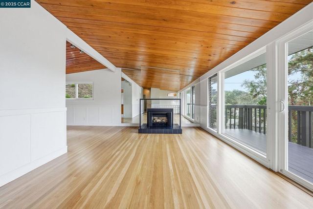 5584 Circle Dr, El Sobrante, CA 94803