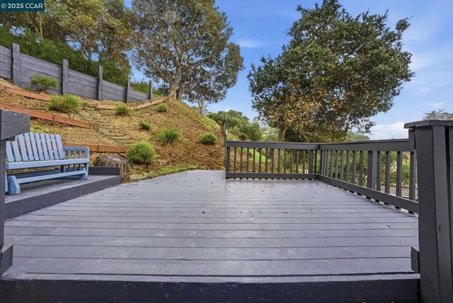5584 Circle Dr, El Sobrante, CA 94803